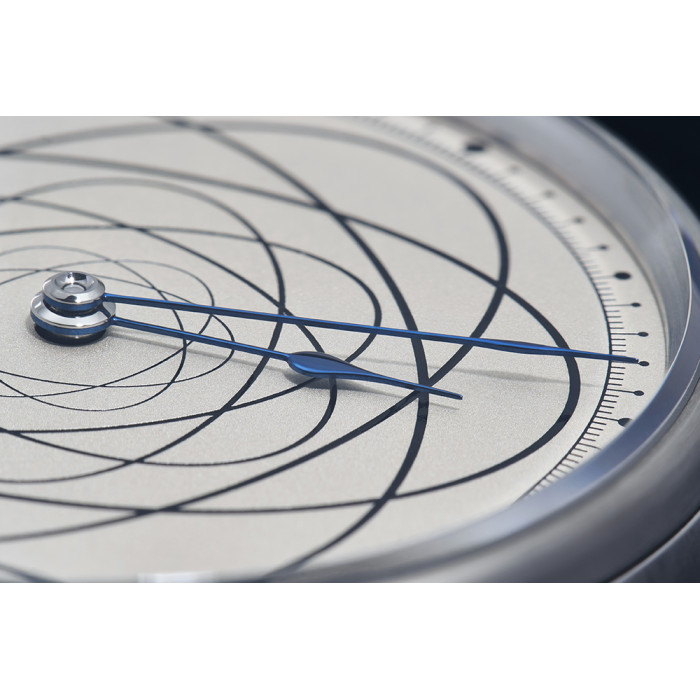 Atom Moore 37, Moritz Grossmann