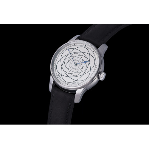 Atom Moore 37, Moritz Grossmann