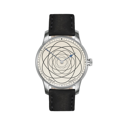 Atom Moore 37, Moritz Grossmann