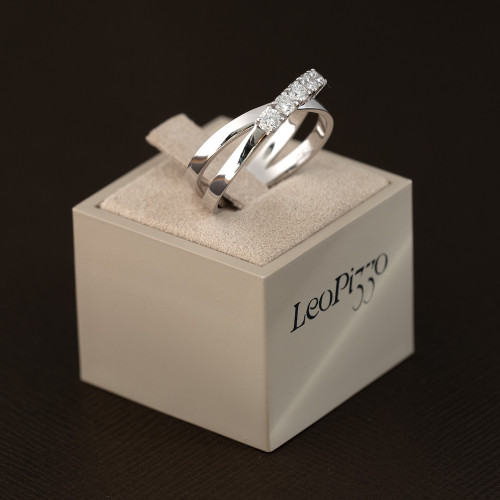 Anello Diamanti, Leo Pizzo