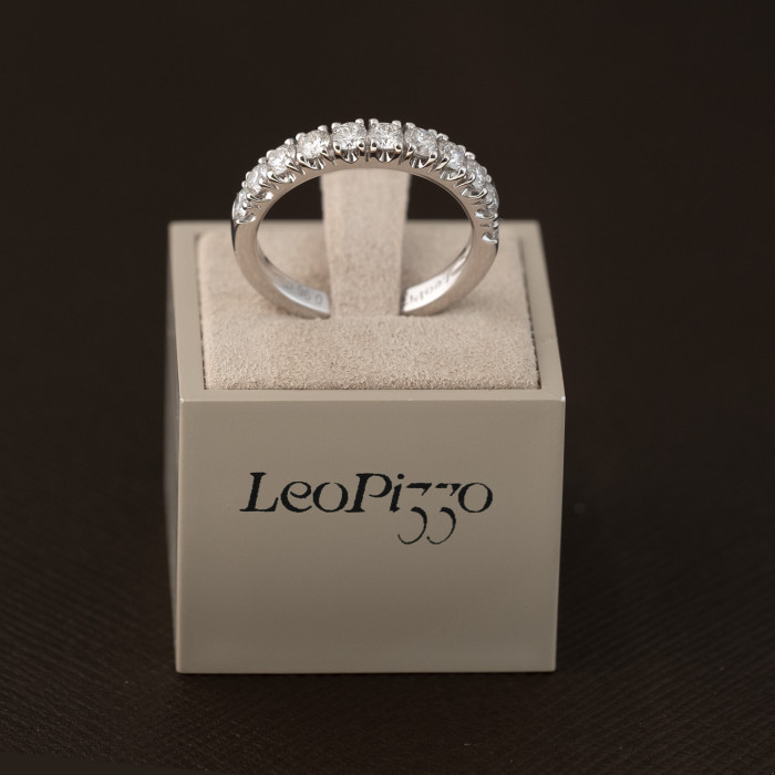 Anello Diamanti, Leo Pizzo