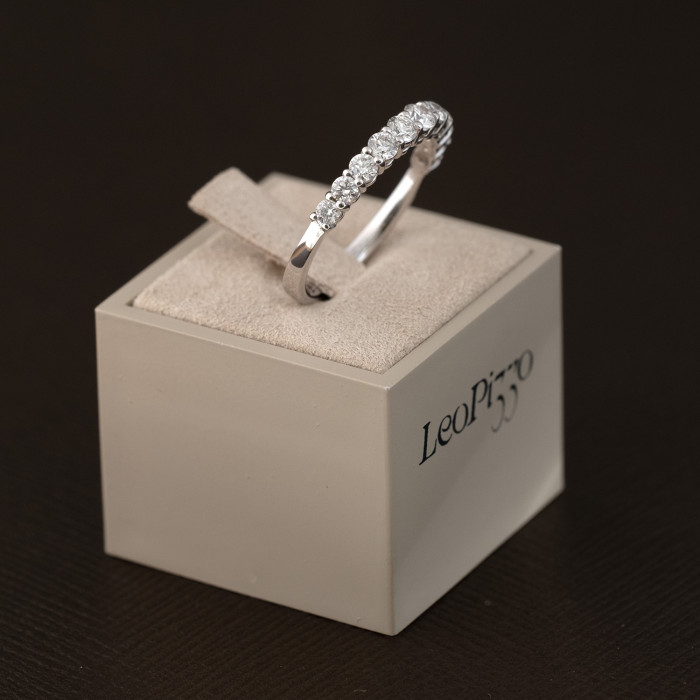 Anello Diamanti, Leo Pizzo