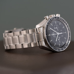 Omega Speedmaster Professional Moonwatch Ref. 31130423001005 2