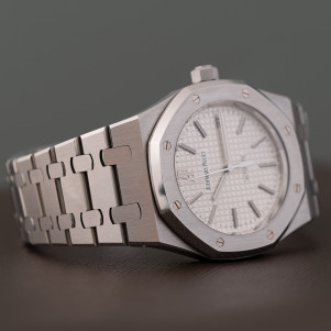 Audemars Piguet Royal Oak Ref. 15300ST 2
