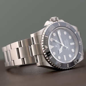 Rolex Submariner Ref. 124060 2