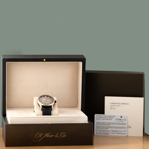 H.Moser & Cie. Pioneer Centre Seconds Ref. 3200-0902