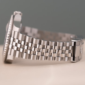 Rolex GMT-Master II Ref. 126710GRNR 2