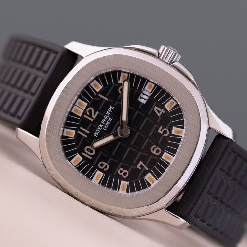 Patek Philippe Aquanaut Lady Ref. 4960A-010