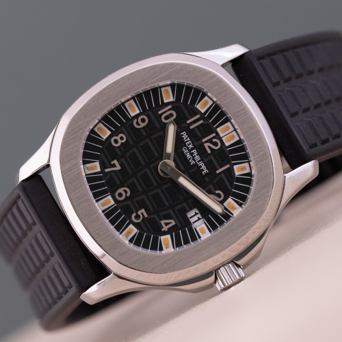 Patek Philippe Aquanaut Lady Ref. 4960A-010