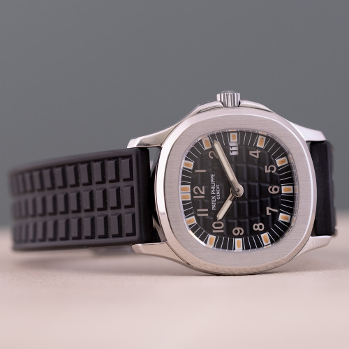 Patek Philippe Aquanaut Lady Ref. 4960A-010