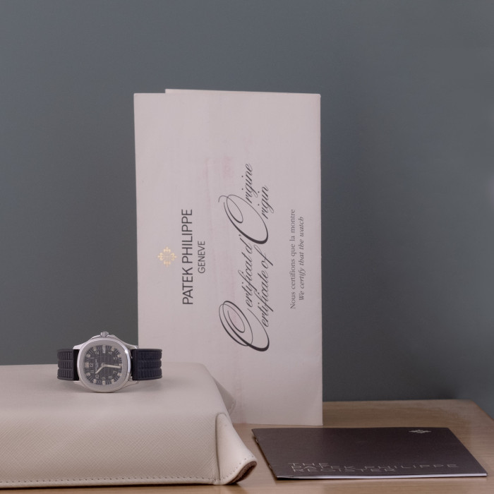 Patek Philippe Aquanaut Lady Ref. 4960A-010