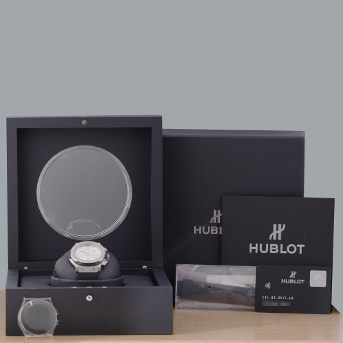 Hublot Classic Fusion Chronograph Ref. 541.NX.2611.LR