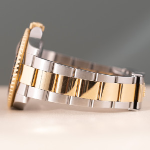 Rolex GMT-Master II Ref. 116713LN 2