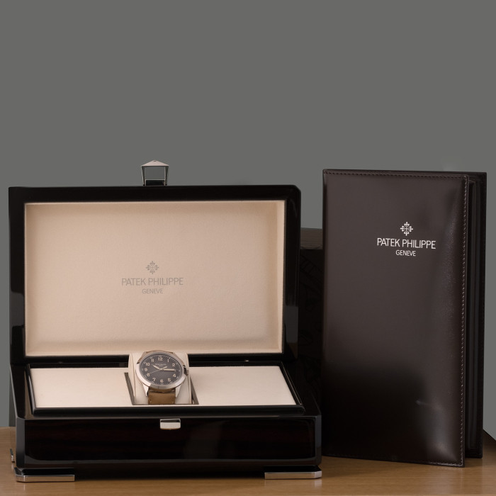 Patek Philippe Calatrava Ref. 5226G