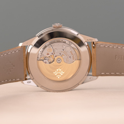 Patek Philippe Calatrava Ref. 5226G