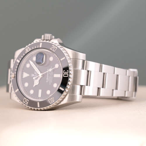 Submariner Date Ref. 116610LN