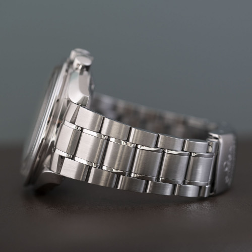 Omega Speedmaster Broad Arrow Ref. 35945000