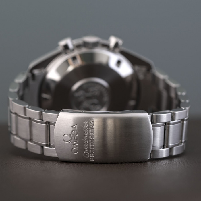 Omega Speedmaster Broad Arrow Ref. 35945000