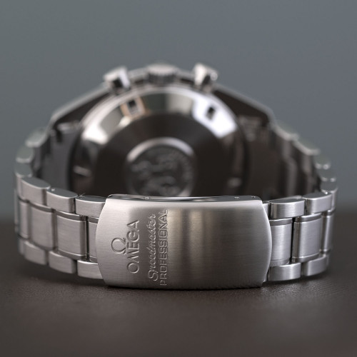 Omega Speedmaster Broad Arrow Ref. 35945000